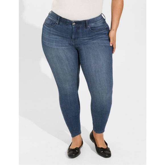 Torrid Bombshell Super Skinny High Rise Stretch Jeans 18S 18 Short - Picture 9 of 16